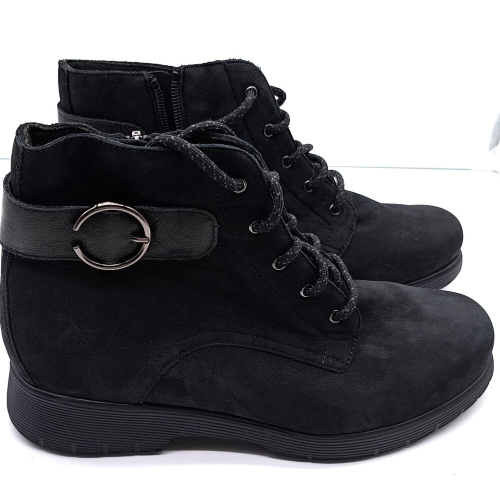 Munro Women's Buckley Black Nubuck Leather Boots - Size 9.5W